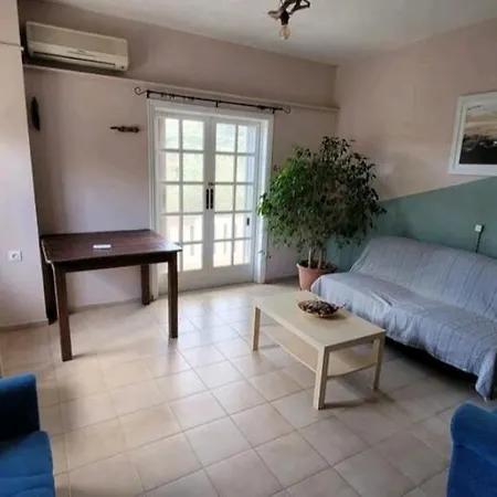 Дом отдыха Peaceful House Loutraki Village