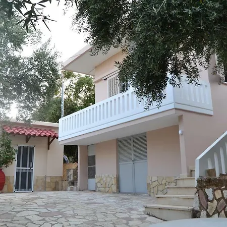 Peaceful House Loutraki Village * Платаньяс